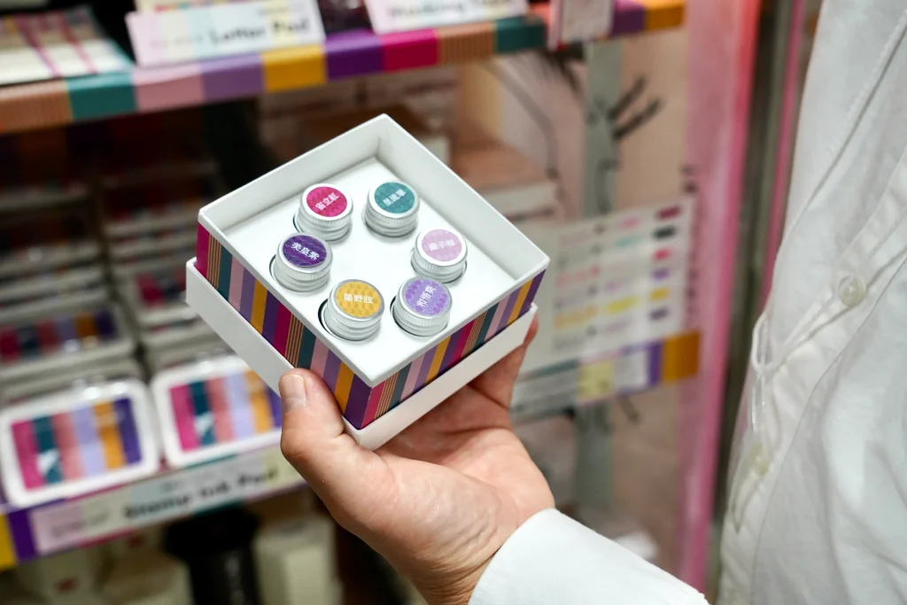 館林紬インク6色セットの中身の写真