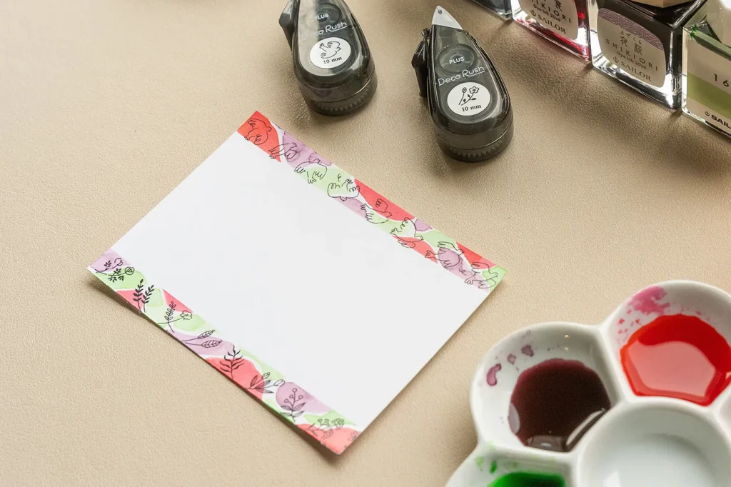 上下の帯のデコレーションが完成した状態