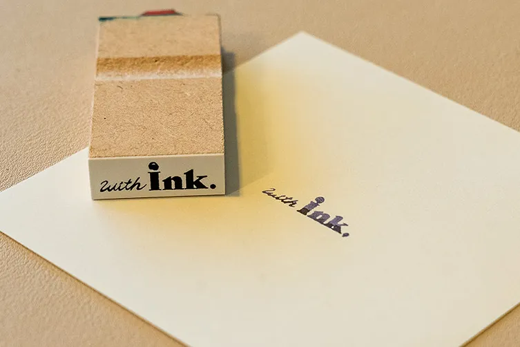 with ink.のロゴのスタンプ