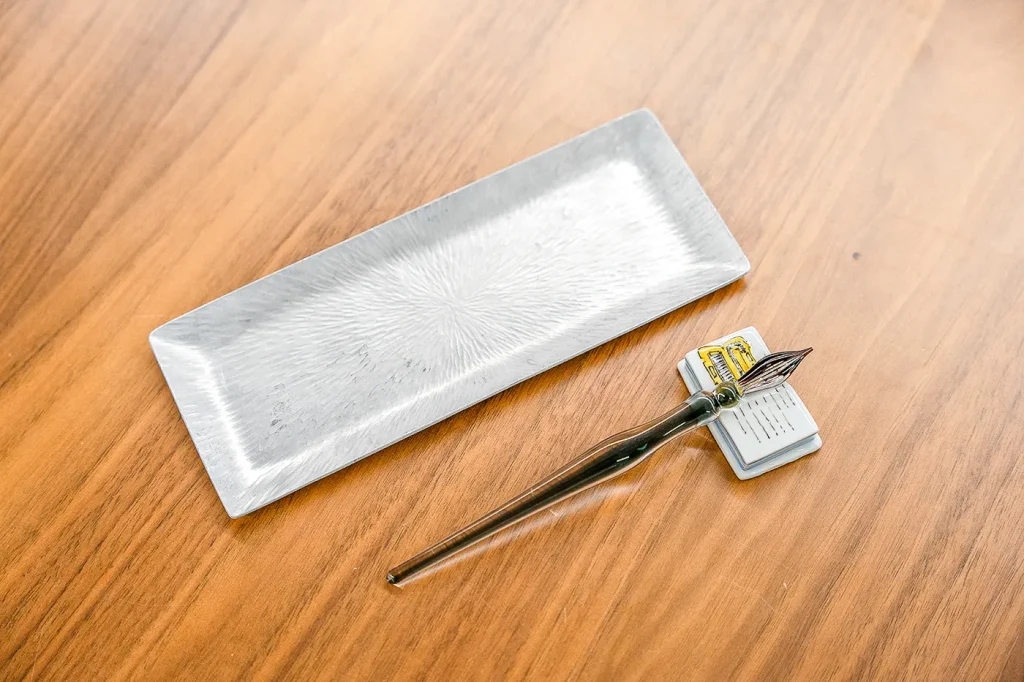 愛用品のchigiradio ペントレイ／あめつち 本型ペンレスト／Seed Lampwork 一線（ブラック）