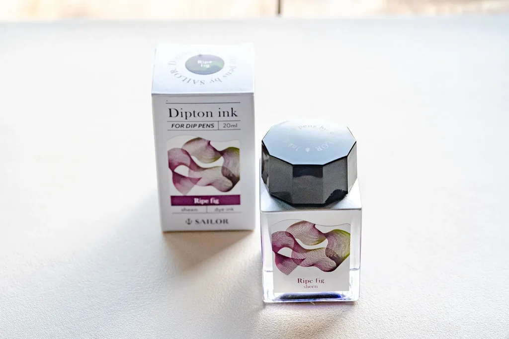 つけペン用ボトルインク Dipton　Ripe figのパッケージ