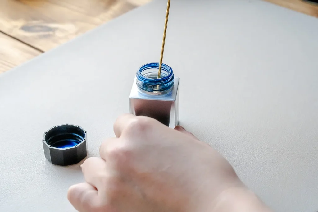 ラメを撹拌している様子