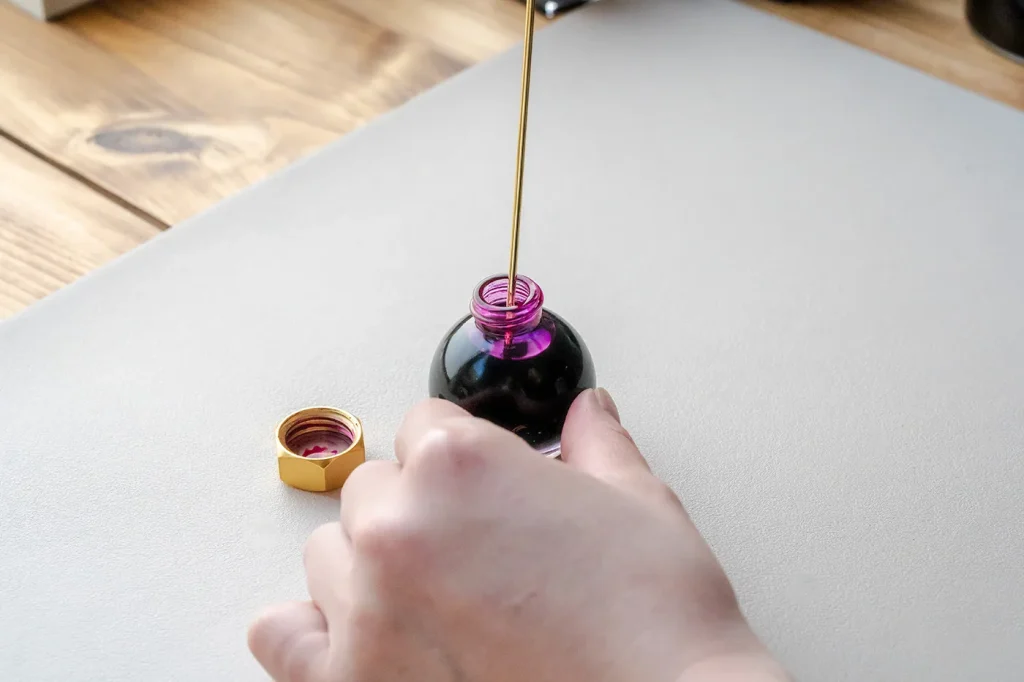 ラメを撹拌している様子