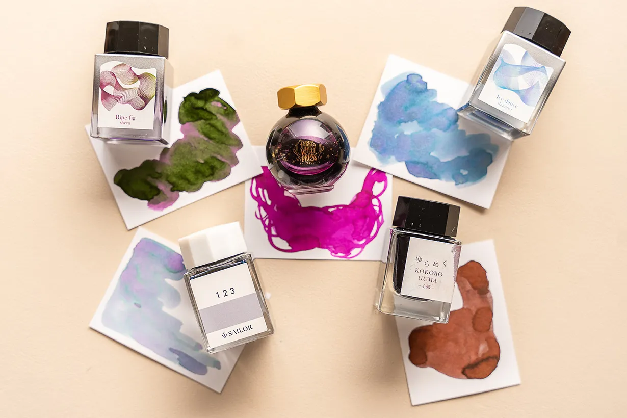 紹介するインクが並んだ写真