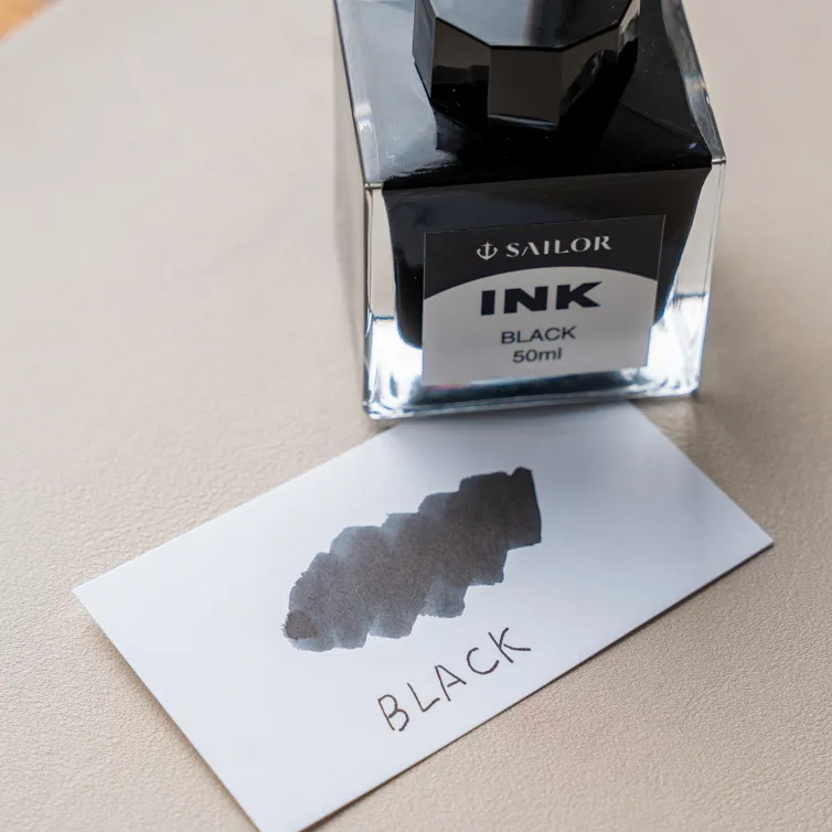 万年筆用ボトルインク 50ml BLACKで書かれた写真