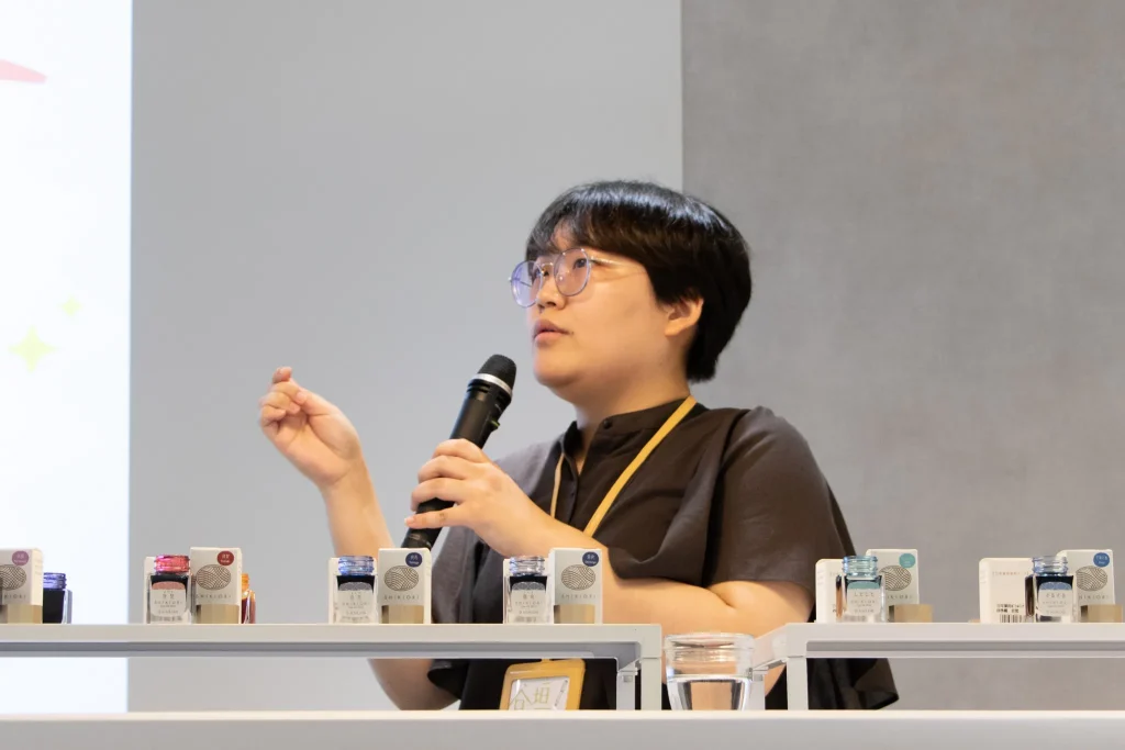 スタッフが説明を行なっている様子２